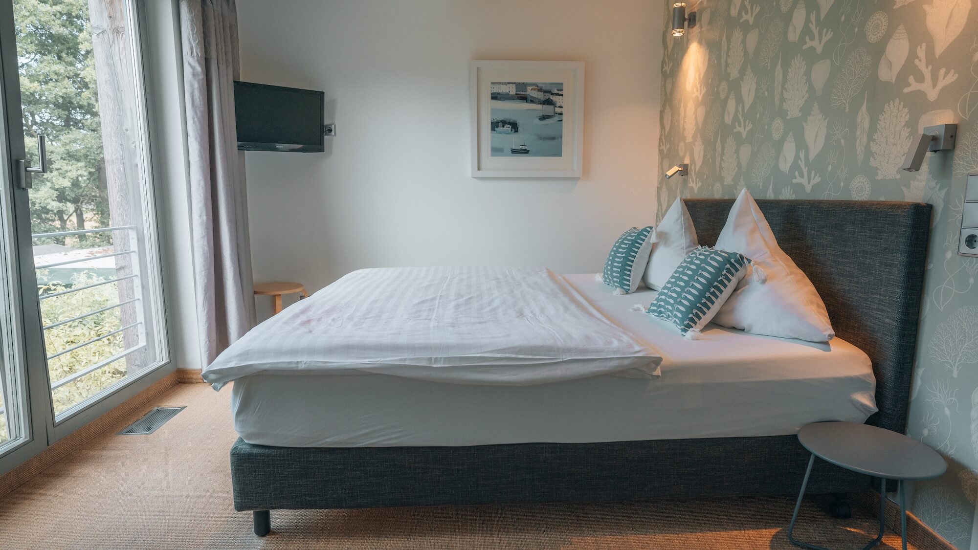Schlafzimmer mit Doppelbett